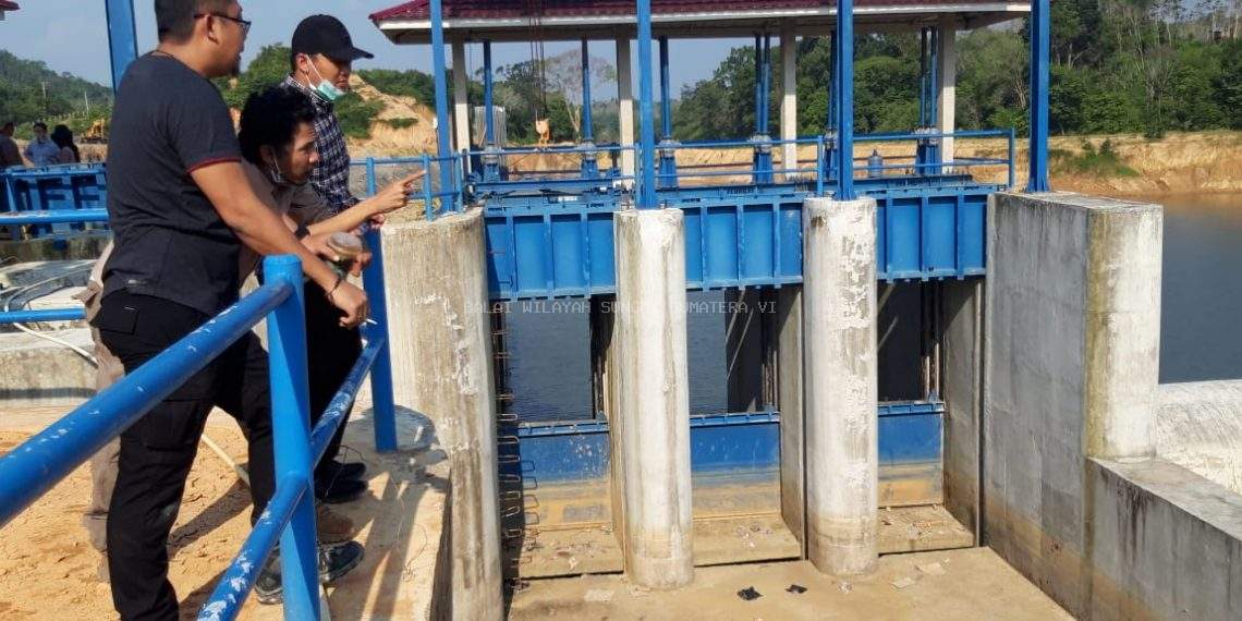 Kunjungan Kasubbag Umum dan TU di Bendung Batang Asai, Kab. Sarolangun